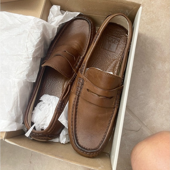 Classic NWOT Frye driving loafer! - Picture 1 of 9